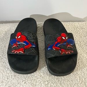 Adidas x Marvel Boys Size 4 Spiderman Black & Red Slip On Slides